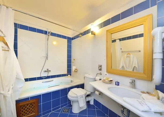 塔马瑞克斯德尔麦套房酒店 Kamári